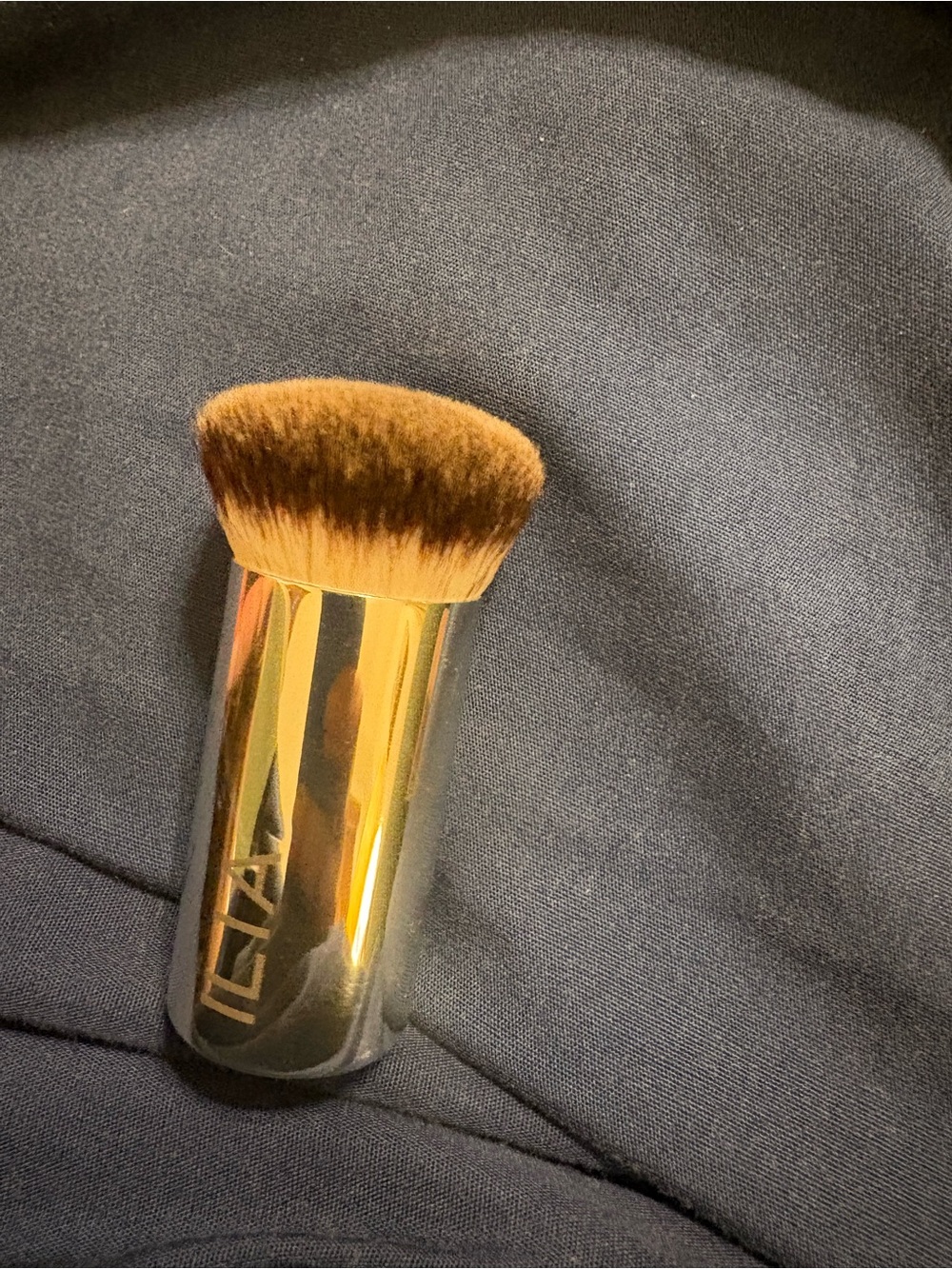 NIB ILIA Perfecting Buff Brush - Picture 2 of 5